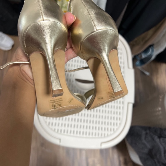 Vince Camuto heels - Picture 3 of 4